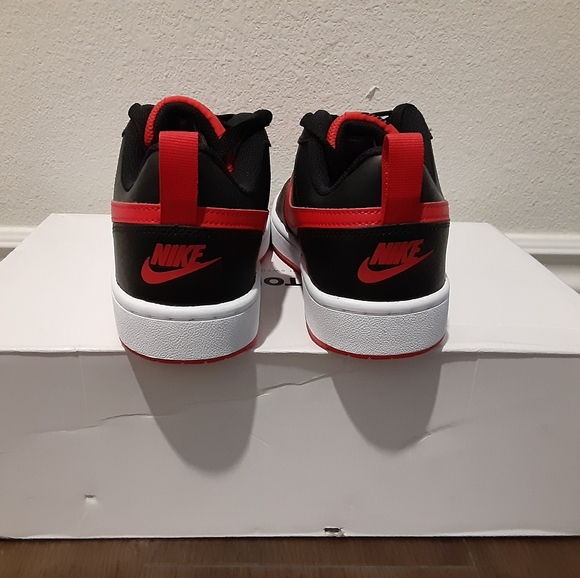 Nike - Picture 5 of 5